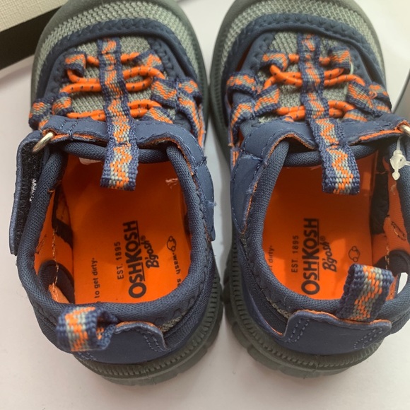 Oshkosh kids navy 5T Navy and orange color Velcro - Picture 6 of 13